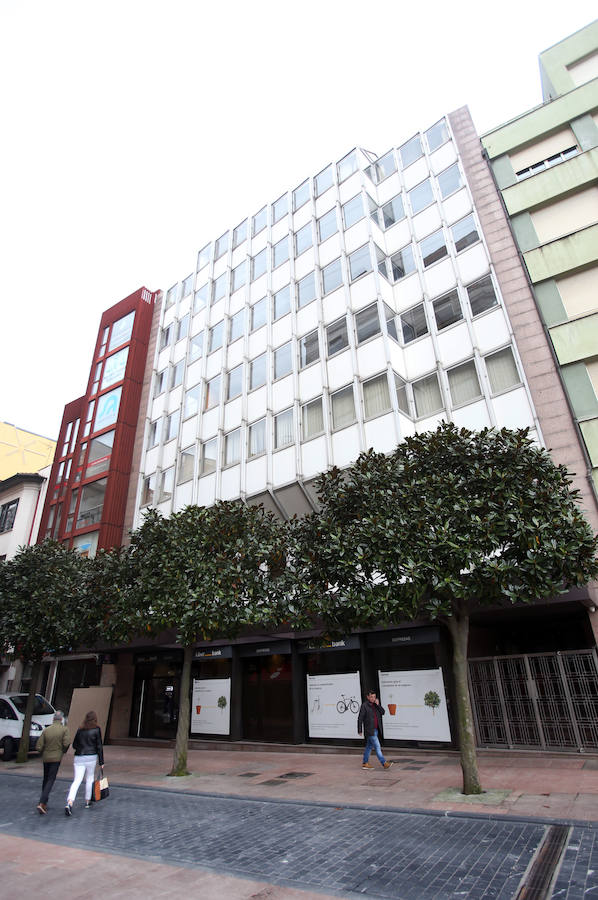 San Francisco. Liberbank ha decidido poner en el mercado, para venta o alquiler, su edificio de oficinas del número 15 de la calle San Francisco. El inmueble está desocupado desde diciembre. 