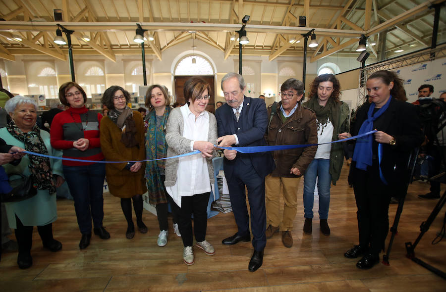 La feria vuelve un año más con el objetivo de rendir homenaje a la lectura. Permanecerá abierta hasta el domingo 13 de mayo