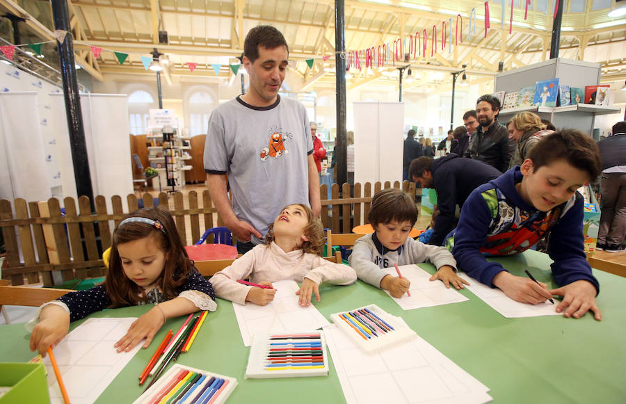 La feria vuelve un año más con el objetivo de rendir homenaje a la lectura. Permanecerá abierta hasta el domingo 13 de mayo