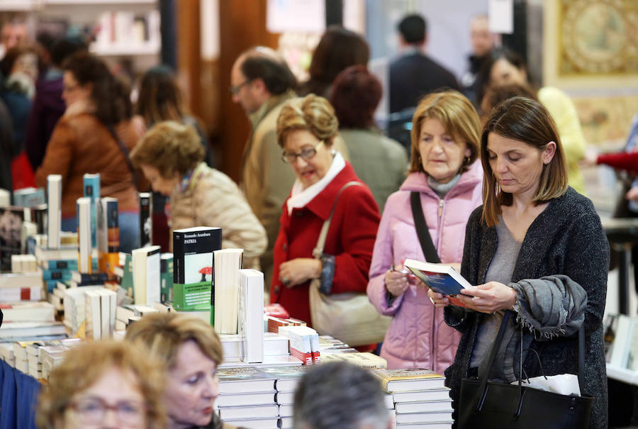 La feria vuelve un año más con el objetivo de rendir homenaje a la lectura. Permanecerá abierta hasta el domingo 13 de mayo