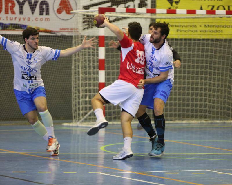 Fotos: Toscaf Atlética 32-22 Ademar B, en imágenes