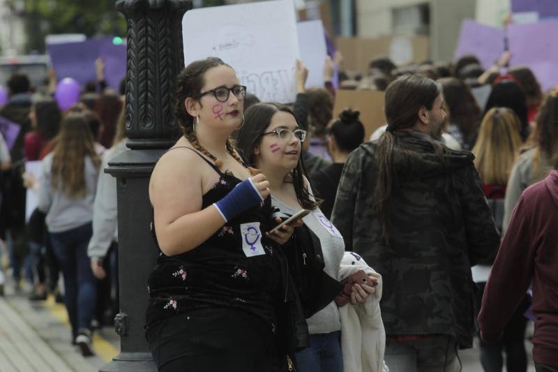 Fotos: Los estudiantes de Oviedo protestan por la sentencia de &#039;La Manada&#039;