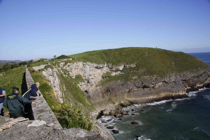 Fotos: Importante despliegue para continuar la búsqueda del joven desaparecido en Llanes