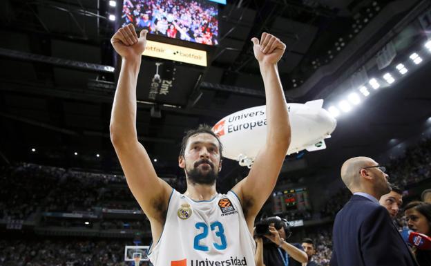 Sergio Llull celebra la victoria ante Panathinaikos que clasificó al Real Madrid para la Final Four de la Euroliga.