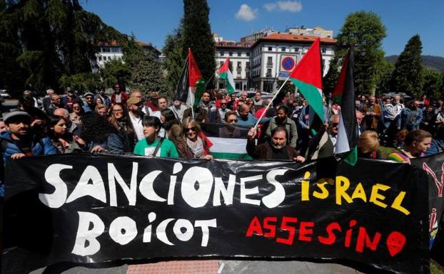 Concentración en Oviedo por la muerte de palestinos en Gaza