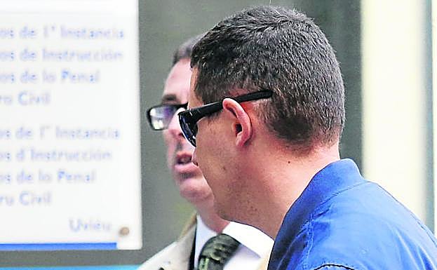 El profesor de Ceceda reconoce que envió mensajes de índole sexual al alumno