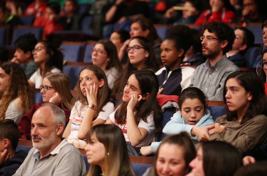 El Auditorio Príncipe Felipe de Oviedo acoge la segunda jornada del programa Link Up dirigido a niños de entre 9 y 13 años. 