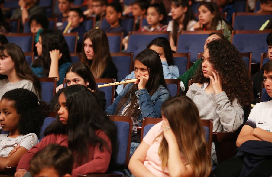 El Auditorio Príncipe Felipe de Oviedo acoge la segunda jornada del programa Link Up dirigido a niños de entre 9 y 13 años. 