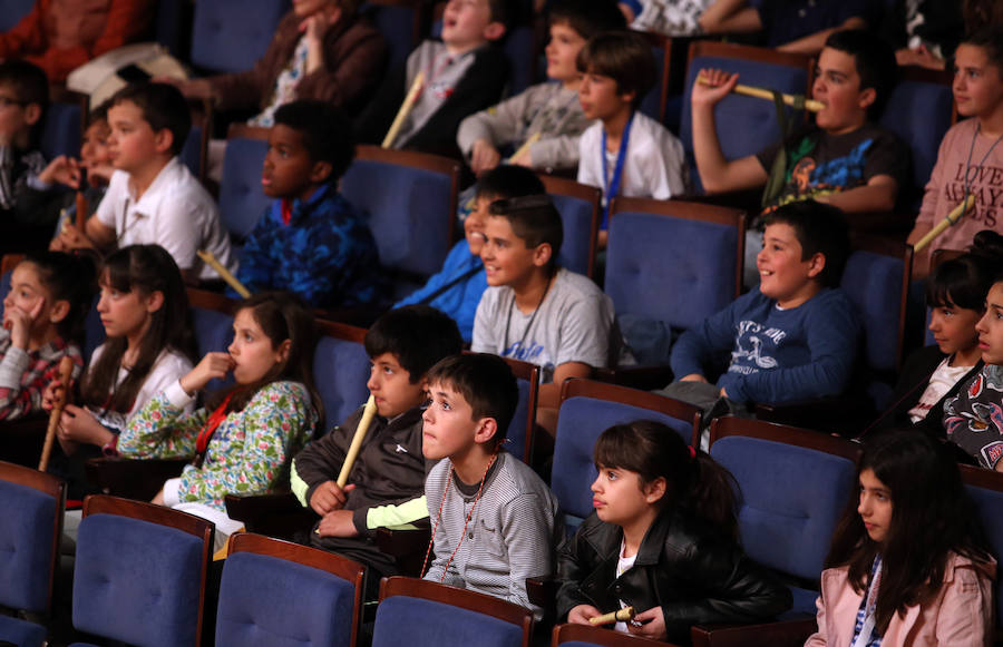 El Auditorio Príncipe Felipe de Oviedo acoge la segunda jornada del programa Link Up dirigido a niños de entre 9 y 13 años. 