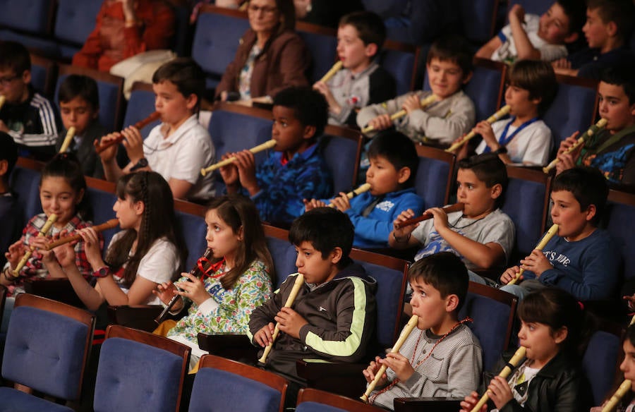 El Auditorio Príncipe Felipe de Oviedo acoge la segunda jornada del programa Link Up dirigido a niños de entre 9 y 13 años. 