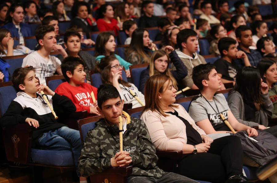 El Auditorio Príncipe Felipe de Oviedo acoge la segunda jornada del programa Link Up dirigido a niños de entre 9 y 13 años. 