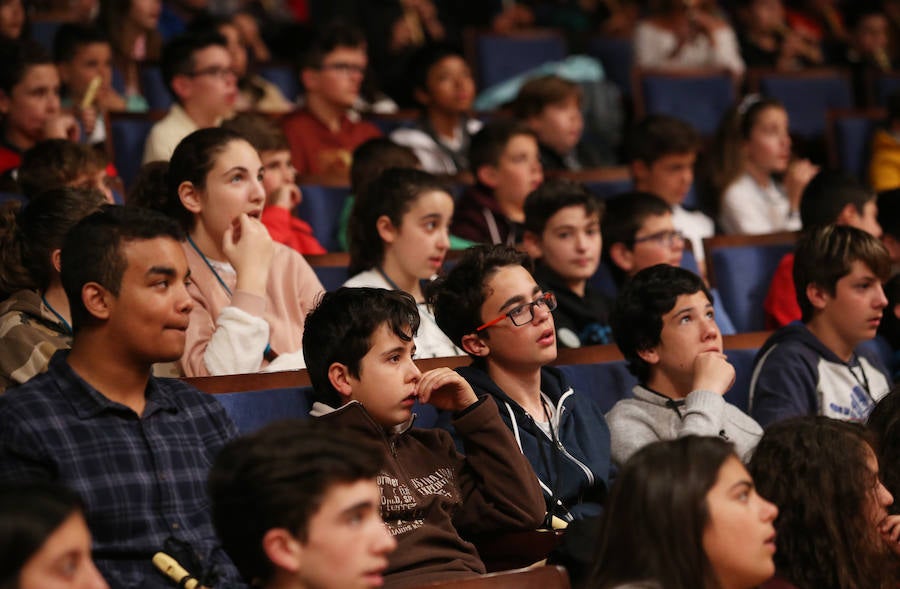 El Auditorio Príncipe Felipe de Oviedo acoge la segunda jornada del programa Link Up dirigido a niños de entre 9 y 13 años. 