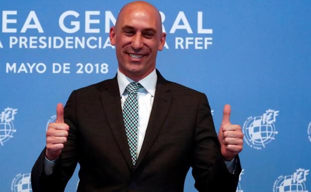 Luis Rubiales, tras su victoria. 