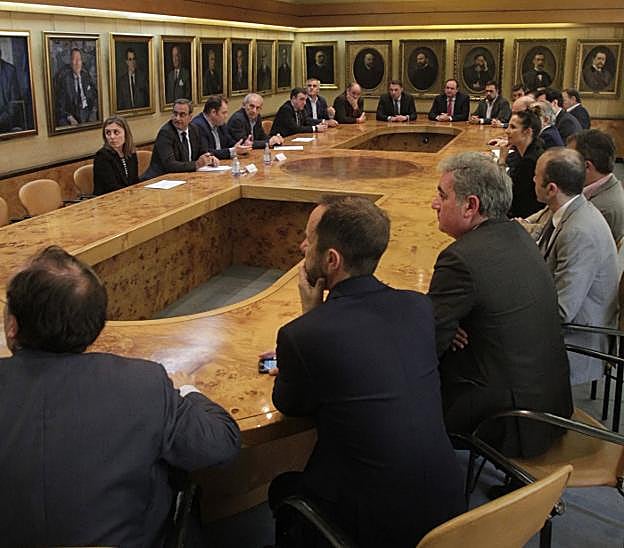 Reunión ayer en la Cámara de Comercio con Fernando Lastra. 