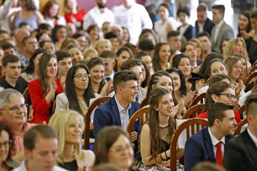 Fotos: Graduación de los alumnos del IES Padre Feijoo