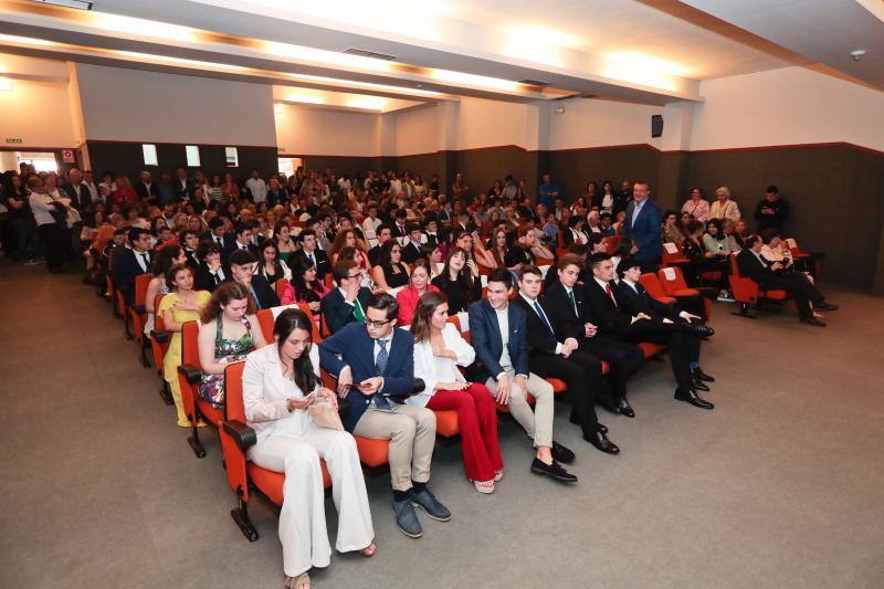 Fotos: Graduación de los alumnos del IES Piles