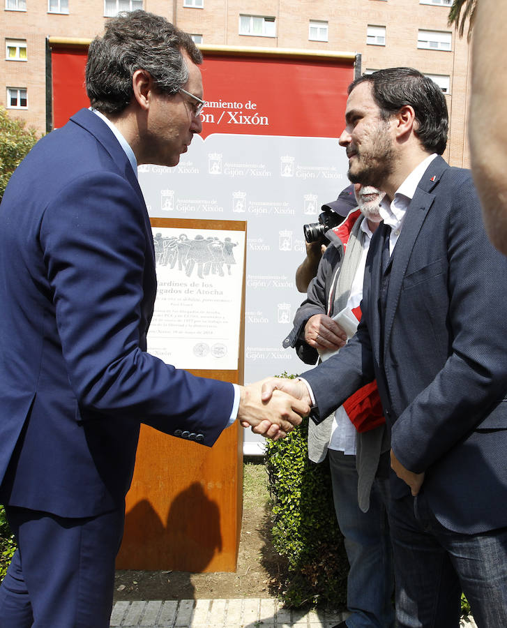 El coordinador federal de IU asistió a la inauguración de los jardines de los Abogados de Atocha' en la calle Peña Santa de Enol, nombre que se otorga a propuesta de IU en memoria de los cinco abogados laboralistas asesinados por terroristas de ultra derecha hace ahora 41 años