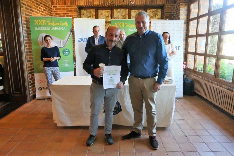 El golfista brilló en el campo de La Barganiza.