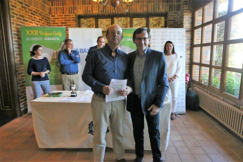 El golfista brilló en el campo de La Barganiza.