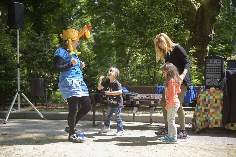 Los puestos tradicionales y los juegos infantiles amenizaron la jornada festiva.