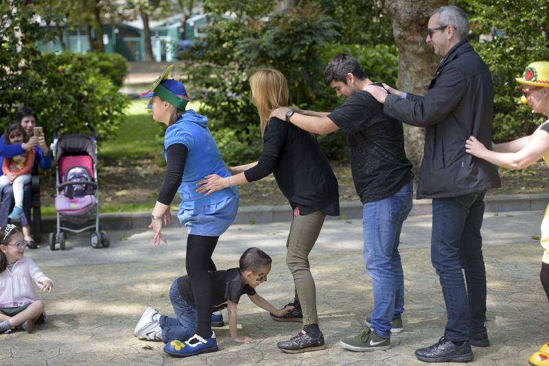 Los puestos tradicionales y los juegos infantiles amenizaron la jornada festiva.