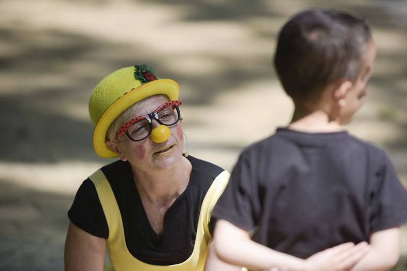 Los puestos tradicionales y los juegos infantiles amenizaron la jornada festiva.