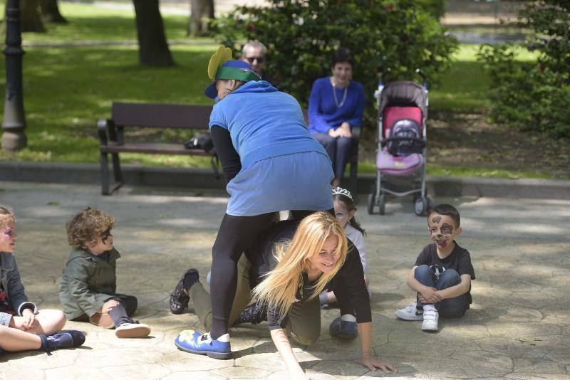 Los puestos tradicionales y los juegos infantiles amenizaron la jornada festiva.