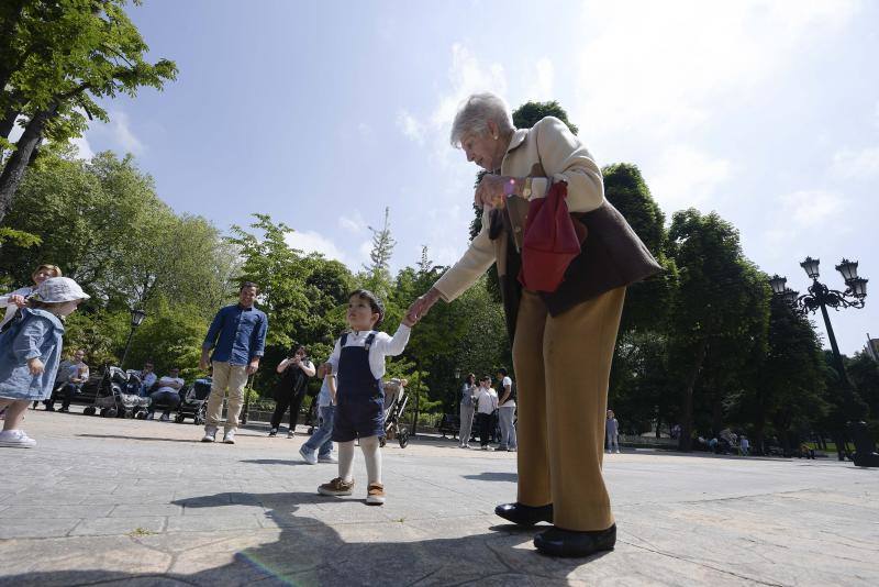 Los puestos tradicionales y los juegos infantiles amenizaron la jornada festiva.