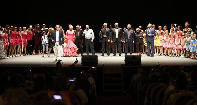 Fotos: El Teatro Jovellanos acoge la celebración del 64 aniversario de la Agrupación Gijonesa