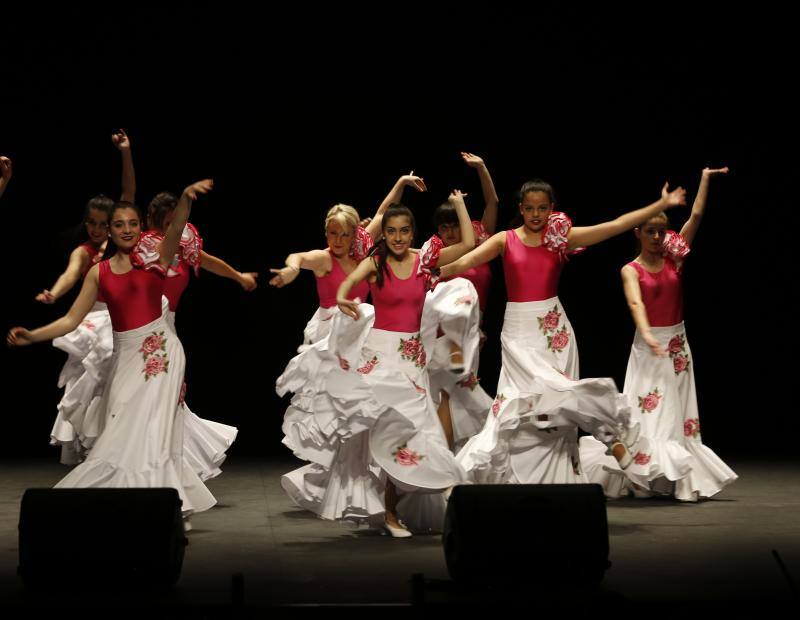 Fotos: El Teatro Jovellanos acoge la celebración del 64 aniversario de la Agrupación Gijonesa