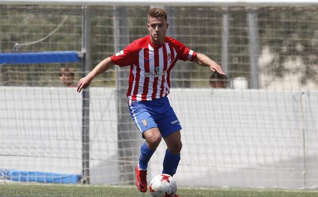 Berto Cayarga, jugador del Sporting B. 