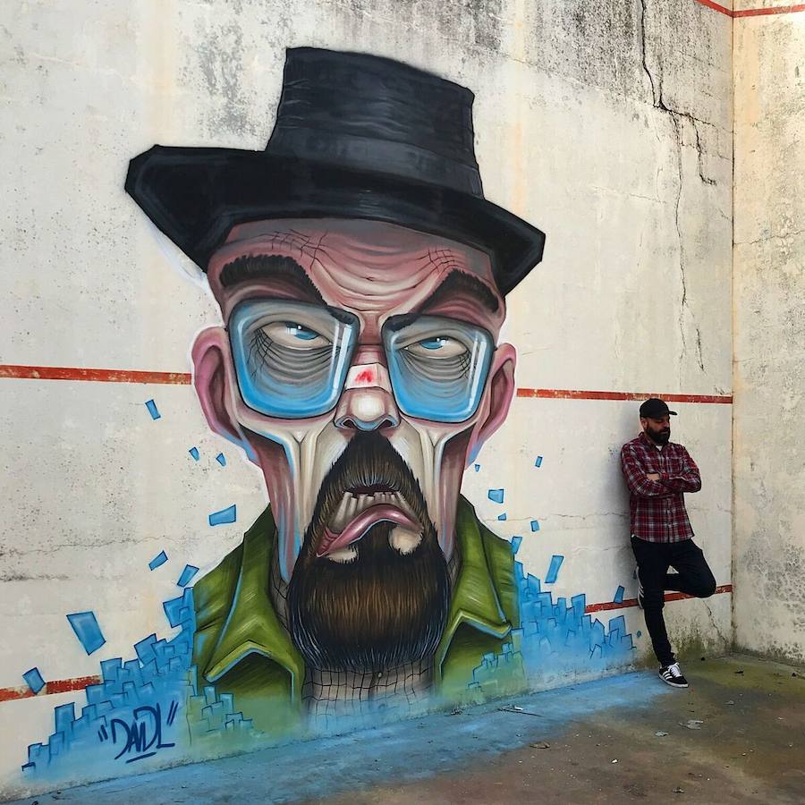 Diez artistas de street art, ilustración, graffiti y artes plásticas participarán, del 29 de junio al 1 de julio, en Metrópoli. Realizarán obras de gran formato en directo ante los visitantes en varios puntos del recinto Luis Adaro de Gijón que estarán expuestas los diez días del festival. 