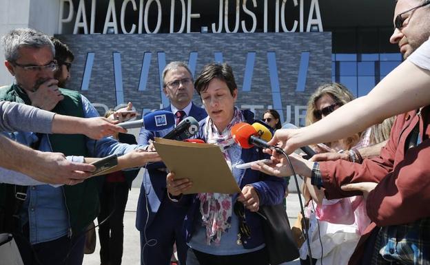 Concentración ante los Juzgados de Gijón