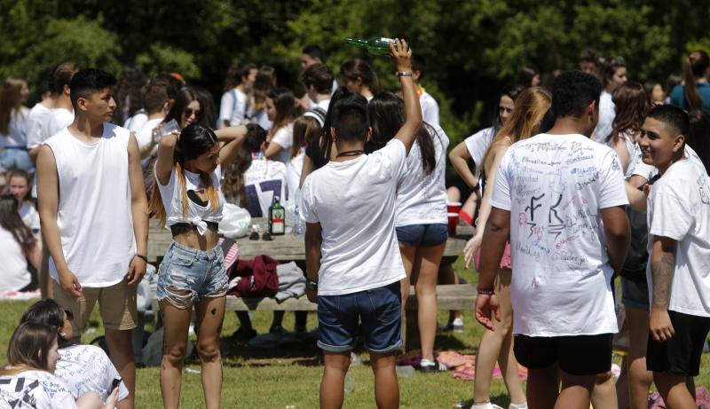 Imagen. Los más jóvenes se citaron en el parque de Purificación Tomas para disfrutar de la jornada festiva.