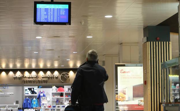 El aeropuerto de Asturias amplía su horario y abrirá a las siete a partir del 1 de junio