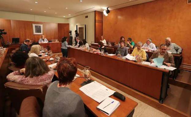 Sesión plenaria esta mañana en el Ayuntamiento de Avilés. 