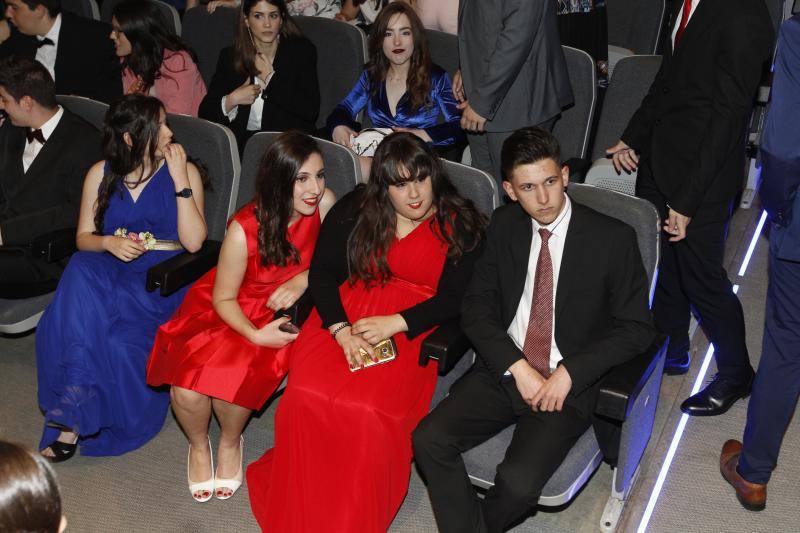 La despedida ha tenido lugar en el palacio de Congresos del recinto ferial Luis Adaro.