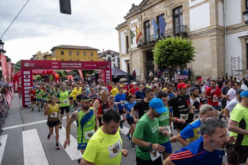 El leonés Sergio Sánchez pulveriza el récord de la media de Cangas de Onís, en el que la gallega Paula Mayobre también superó la mejor marca que ella misma ostentaba.