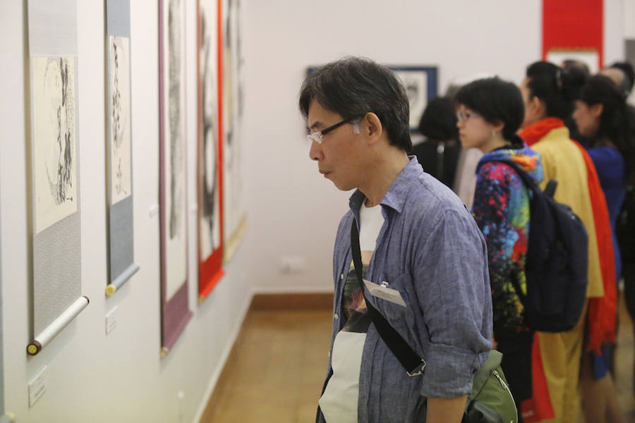 El Antiguo Instituto acoge una exposición de artistas japoneses, 'Japón. Línea y color', organizada con motivo de los 150 años del establecimiento de las relaciones diplomáticas entre Japón y España. Con motivo de esta efeméride se han organizado una serie de actividades que se desarrollarán hasta el 10 de junio.