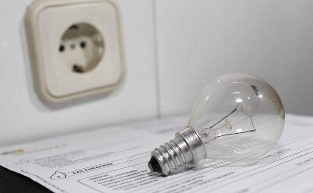 La OCU advierte de que la subida de la luz hará del mes de mayo el más caro desde 2014