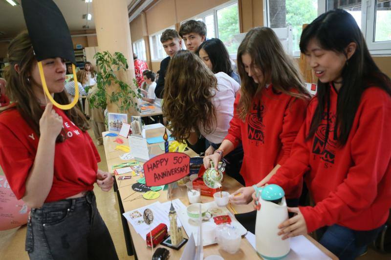 La comunidad educativa del instituto sierense celebra su 50 aniversario