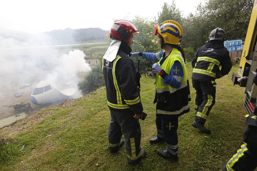 250 efectivos de diversos organismos y administraciones pusieron a prueba su capacidad de respuesta ante grandes emergencias como un accidente de avión o una oleada de incendios