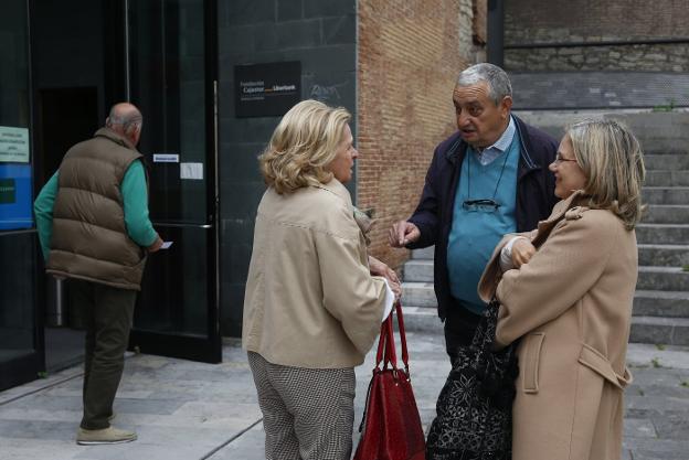 Pablo Rodríguez y Luisa Valle repartieron folletos.
