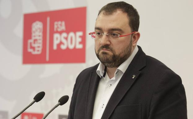 Barbón ve cumplido el objetivo del PSOE si se aprueba la moción o si dimite Rajoy