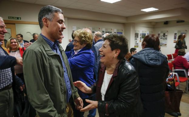 Javier Fernández promete a Sánchez «colaboración política e institucional»