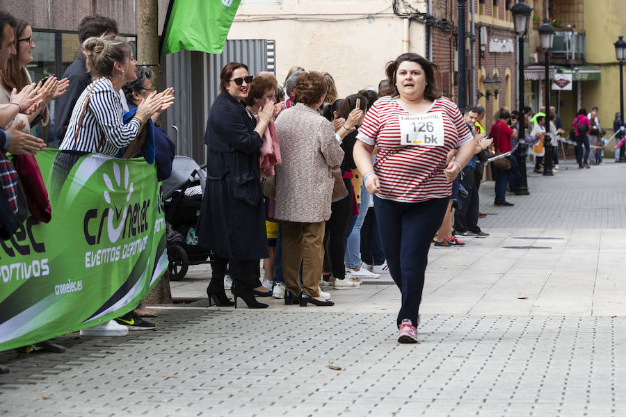 Los pequeños recorrieron la localidad acompañados de personas con discapacidad, que fueron un ejemplo de superación.