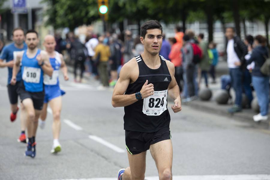850 personas se sumaron a esta inciativa solidaria organizada por el Centro Comunitario de Sangre y Tejidos de Asturias, con el patrocinio de la Fundación EdP y la colaboración del Ayuntamiento de Gijón, la Dirección General de Deportes y EL COMERCIO