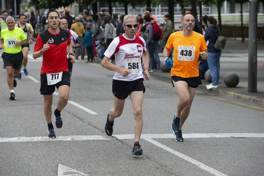 850 personas se sumaron a esta inciativa solidaria organizada por el Centro Comunitario de Sangre y Tejidos de Asturias, con el patrocinio de la Fundación EdP y la colaboración del Ayuntamiento de Gijón, la Dirección General de Deportes y EL COMERCIO