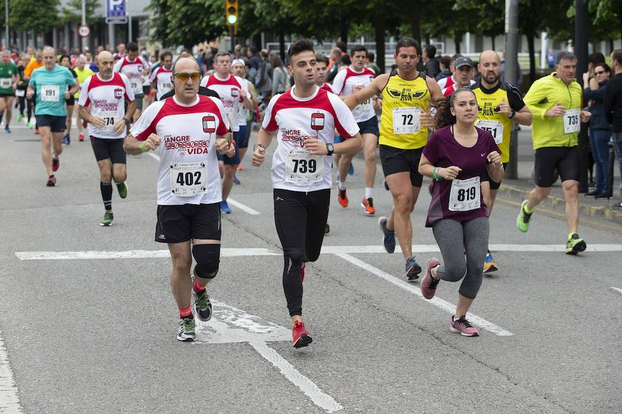 850 personas se sumaron a esta inciativa solidaria organizada por el Centro Comunitario de Sangre y Tejidos de Asturias, con el patrocinio de la Fundación EdP y la colaboración del Ayuntamiento de Gijón, la Dirección General de Deportes y EL COMERCIO