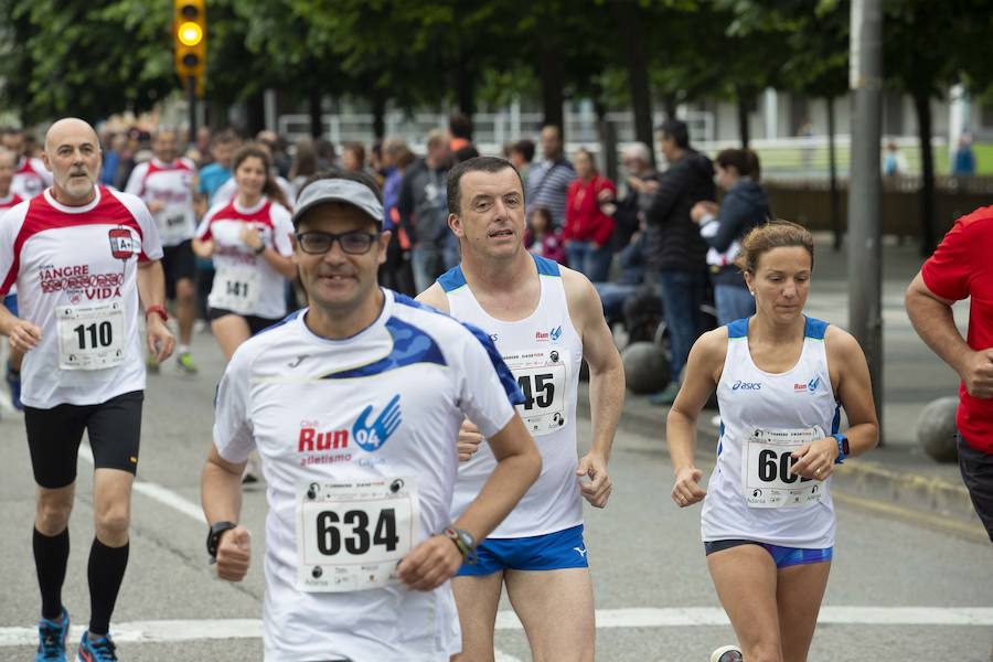 850 personas se sumaron a esta inciativa solidaria organizada por el Centro Comunitario de Sangre y Tejidos de Asturias, con el patrocinio de la Fundación EdP y la colaboración del Ayuntamiento de Gijón, la Dirección General de Deportes y EL COMERCIO